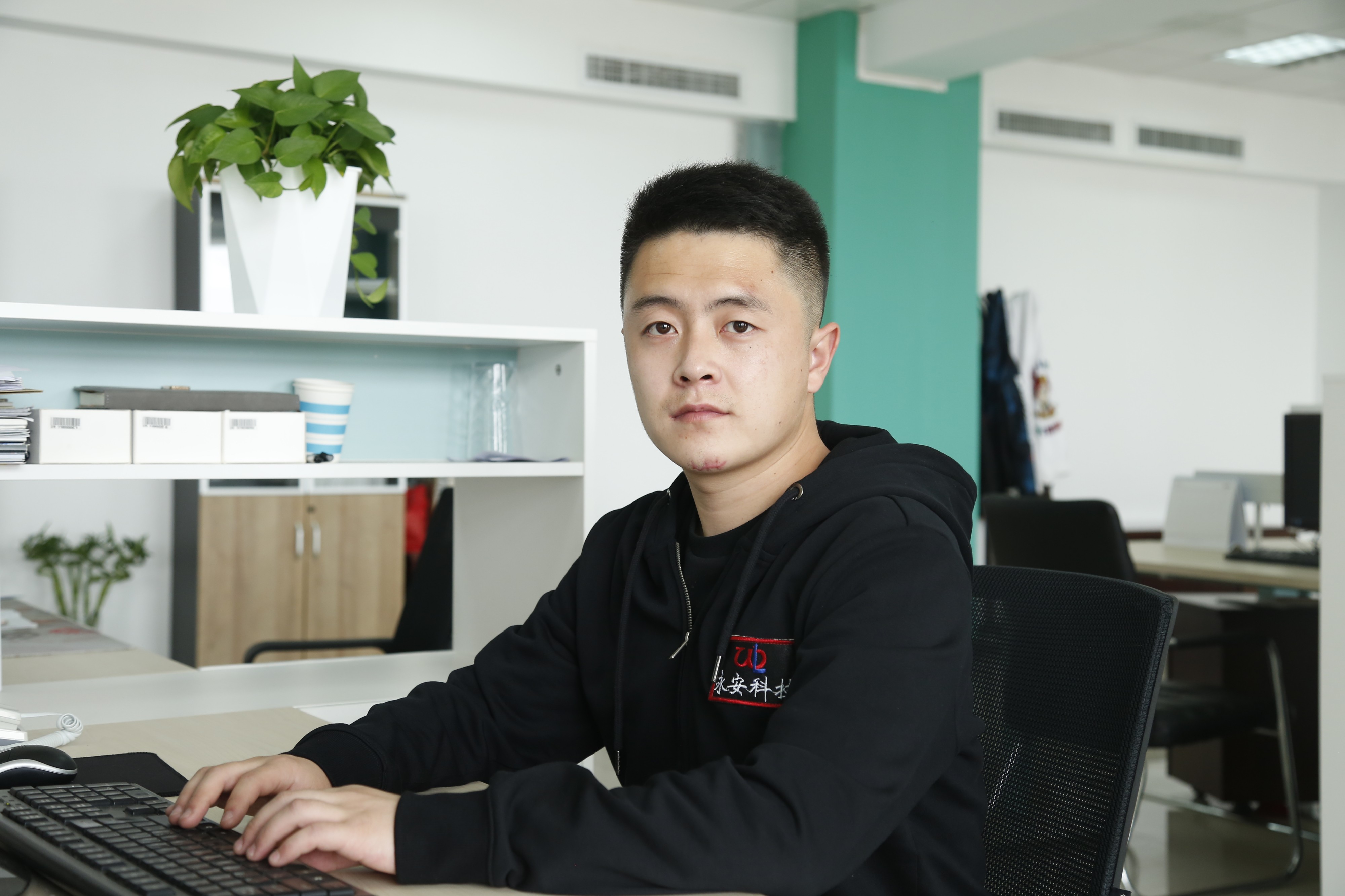 6387797691950862247110344 彭昊(1).jpg
